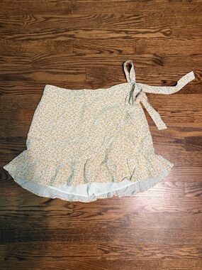 Hollister Floral Tie-Waist Ruffle Mini Skirt in Yellow